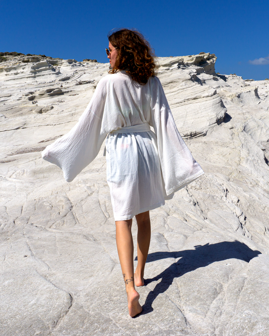 SAMIMI Cotton Beach Kimono Robe – Effortless Beachwear & Loungewear / White with Black Collar Detail-1